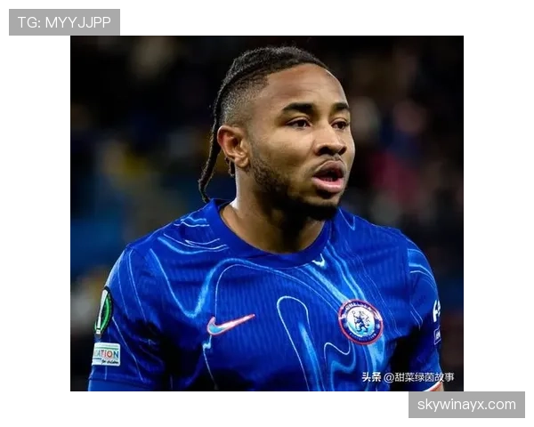 恩昆库从边锋到中路核心的角色演变分析