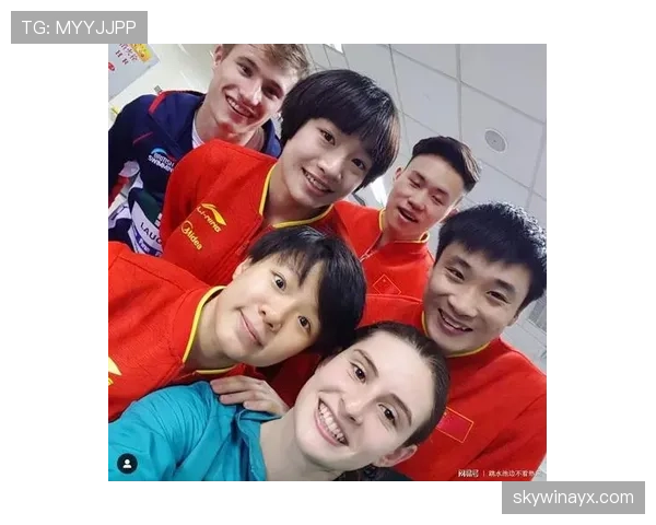 昌雅妮跳水池边啃汉堡，教练脸都绿了